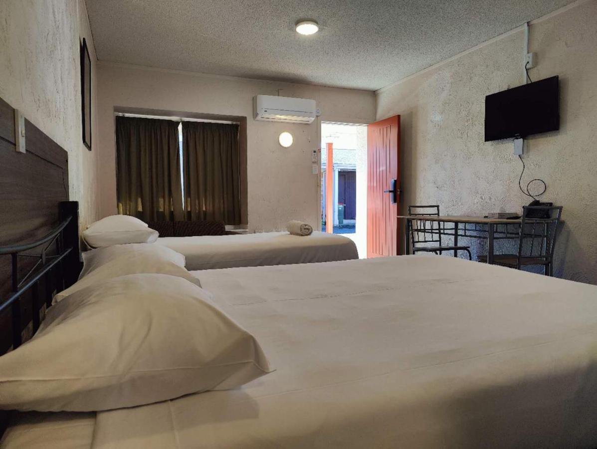 Kings Court Motor Lodge Гамильтон Экстерьер фото